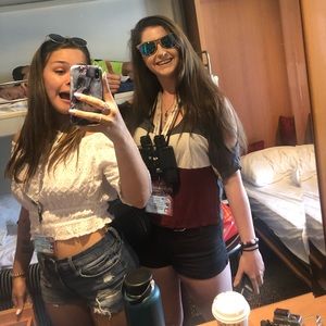 Meet your Posher, Olivia